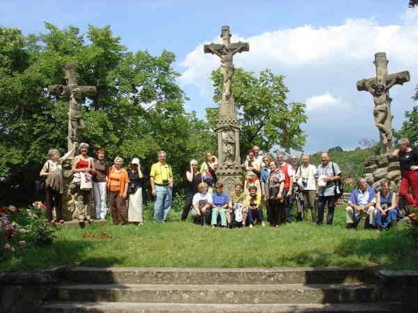 una foto ricordo nella "via Cricis" dell'Abbazia di Tihany